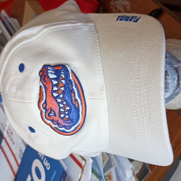University of Florida (Puma) Gators 1 sz $34+Free hat oris Practically New - Picture 1 of 12